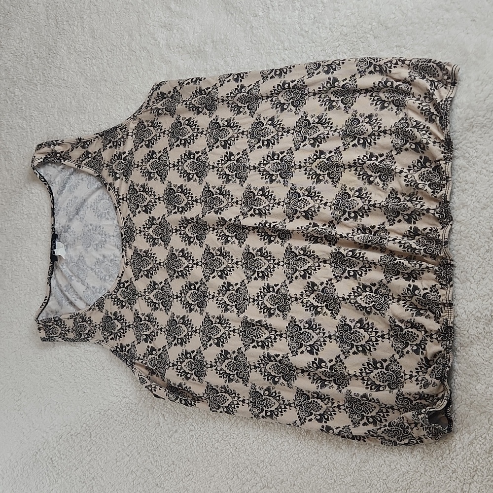 DEB tank top, flowy tan with black print. So pretty size XL